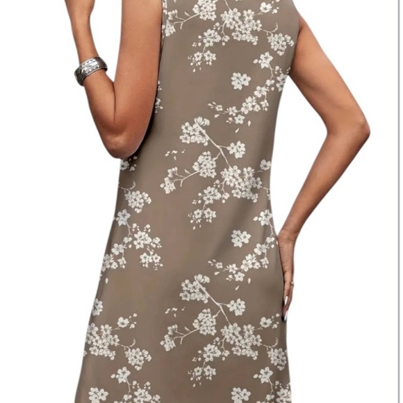 Floral Sleeveless Dress - Mocha Brown and White - Picture 3 of 3